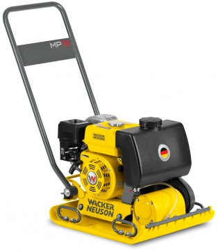 Виброплита Wacker Neuson MP-15 в прокат в Якутске. У нас лучшая цена за сутки! Возможность взять в аренду с выгодной скидкой до 40% при экспресс доставке 24/7. И помните, ночью стоимость еще дешевле на 30%! #арендапрокат #виброплита #выгодно