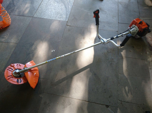  в прокат в Якутске. У нас лучшая цена за сутки! Возможность взять в аренду с выгодной скидкой до 40% при экспресс доставке 24/7. И помните, ночью стоимость еще дешевле на 30%! #арендапрокат #виброплита #выгодно