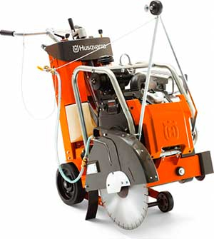 Резчик швов HUSQVARNA FS-524 в прокат в Якутске. У нас лучшая цена за сутки! Возможность взять в аренду с выгодной скидкой до 40% при экспресс доставке 24/7. И помните, ночью стоимость еще дешевле на 30%! #арендапрокат #виброплита #выгодно